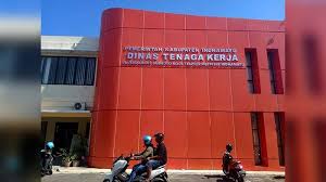 Maybe you would like to learn more about one of these? Tahun Ini 15 660 Lulusan Smk Sma Di Indramayu Belum Terserap Lapangan Pekerjaan Tribun Jabar