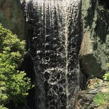 Setzen von stufen in betonbett. Wasserfall Im Garten Als Brunnen Tipps Zum Selberbauen Anleitung