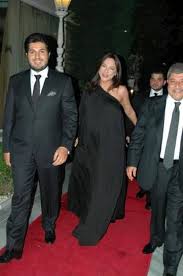 Ebru gündeş ve reza zarrab, ayrılık dedikodularıyla gündemde. Ebru Gundes Ve Reza Zarrab Iliskisinin Basindan Sonuna Kadar Dizileri Aratmayan Hikayesi Onedio Com