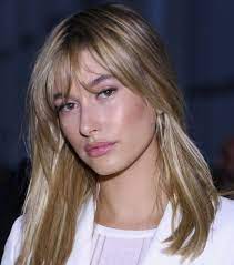 Frange Longue Frange Effilee Frange Rideau Les Meilleures Idees A Piquer Aux Stars Kapsel Met Pony Kapsels Lang Haar Met Pony