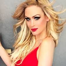 Krystal Summers's Instagram, Twitter & Facebook