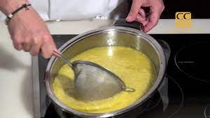 El bacalao al pil pil se elabora tan sólo con tres ingredientes, bacalao, aceite y ajo, pudiéndose añadir guindilla si se desea. Como Montar Pil Pil De Forma Rapida Y Sencilla Youtube