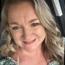 Heidi Sparrow's Instagram, Twitter & Facebook