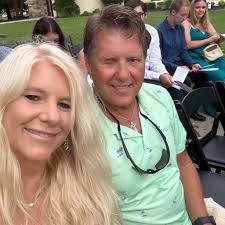 Yvonne Strahovski attends the premiere event for season six of Hulu's "The  Handmaid's Tale" 🖤 📸 Getty