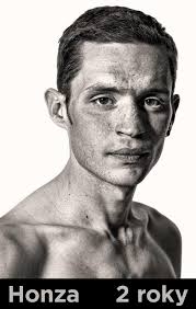 Tomáš třeštík patří k nejznámějším českým reklamním a portrétním fotografům, působí také jako kameraman, spolupracoval například na dokumentu katka , který režíroval. Tomas Trestik Letna Residents