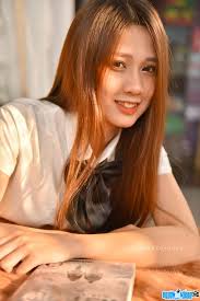 Tiếng hát bay etrên hàng phố ambâng khuâng, am7 f chiều đông đưa a7những bước chân đau. Hotface Tráº§n Thá»‹ Lá»‡ Thu