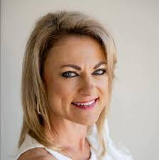 Pamela Everard's Instagram, Twitter & Facebook