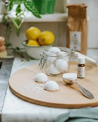 diy maak zelf reinigingstabletten voor het toilet in 2021 schoonmaken toilet geurolie