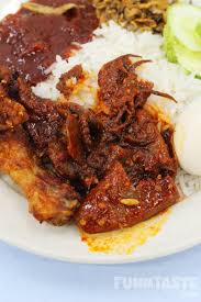 1 kg beras pulen 500 ml air pandan suji 700 ml santan kental 1 sdm garam. Food Review Nasi Lemak Wanjo Kampung Baru Kuala Lumpur