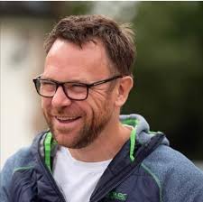 Hi, I'm Tom. I live in Stratford Upon Avon, in the West Midlands so I'm  about as far away from the sea as you can possibly be! 😂 My mental health  battle