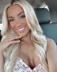 Beth Cresswell's Instagram, Twitter & Facebook