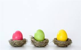 تحميل خلفيات بيض عيد الفصح الإبداعية عيد الفصح خلفية البيض في أعشاش خلفية بيضاء عيد الفصح الربيع لسطح المكتب مجانا صور لسطح المكتب مجانا