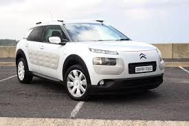 Citroën lanza el citroën c4 cactus onetone, un modelo que incorpora, desde este mes, la caja automática eat6 y estrena la serie especial onetone, que hará las delicias de los amantes de los colores blanco y negro. Be To Pailgos Draugiskas Citroen Cactus One Tone Siriuscapitalgh Com