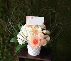 openの周年祝いのアレンジメント 大輪のガーベラをはじめ 今が旬の芍薬 アジサイが入っています ガーベラ 生花店 祝い