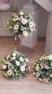 Rosas, claveles, peónias, hortensias y lavanda. Arreglos Florales Arreglos Florales Altos Arreglos Para Boda Arreglos Florales Boda