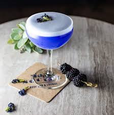 Perfectly Themed Netflix And Chill Cocktails For Beginners Cocktails For Beginners Alcoholic Drinks To Make Drinks Alcohol Recipes Easy