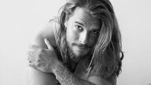 Alex Bencomo's Instagram, Twitter & Facebook