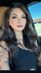 Lauren Souza's Instagram, Twitter & Facebook