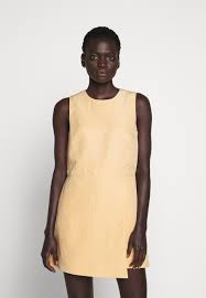 The ten hives installed in the heart of the city produce an original, exotic honey, reserved exclusively for official guests of the principality. Club Monaco Wrap Romper Jumpsuit Honey Yellow Zalando Co Uk