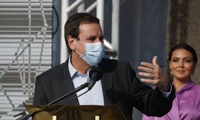 A guarda municipal do prefeito eduardo paes anda caçando os retirados da favela oi telerj que estão jogados no chão das. Eduardo Paes Testa Positivo Para A Covid 19