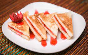 Ada berbagai varian rasa yang bisa dicoba. Waspadai Warna Warni Di Balik Topping Roti Bakar Soyjoy