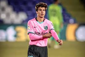 Che Fine Ha Fatto Riqui Puig Promessa Del Barcellona At la masia he improved as a player and has grown steadily through the categories. che fine ha fatto riqui puig promessa