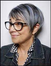 18 Besten Frisuren Fur Altere Frauen Die Eine Brille Tragen Coole Frisuren Haar Styling Frisuren Fur Altere Frauen