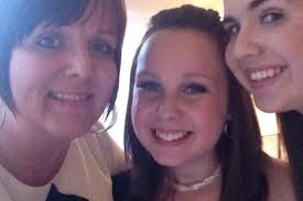 Fundraiser for Kim Monnolly by Nicole Drnek : Emily Hunt and her family