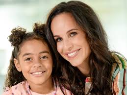 Ann Van Elsen: “June lijkt op mij. Dat is grappig en confronterend  tegelijk”