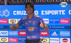 Ele e seus capangas acabam sendo presos. Victor Gammaro A Twitter Marcelo Moreno Pintado Com A Camisa Do Cruzeiro Passando Na Sua Tl