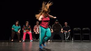 Créé en 2013 à l'occasion du tricentenaire de l'ecole française de danse, le stage permet aux jeunes les cours sont dispensés par les professeurs et les pianistes de l'école, ainsi que par des danseurs du ballet de l'opéra de paris. Disabled Theater Theatre De La Ville De Paris