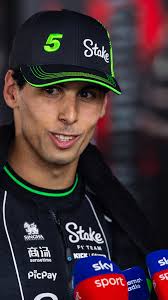 F2 2024: Enzo Fittipaldi homenageia tio-avô Wilson em capacete