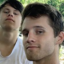 Ethan Iverson (@ethaniverson21)