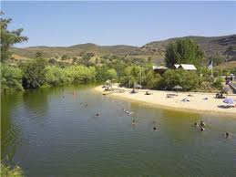 A praia fluvial de zebreiros foi alvo de uma requalificação recente em marco de canaveses mora a praia fluvial de bitetos, situada junto ao cais de bitetos onde atracam os barcos de turismo fluvial do. Praias Fluviais
