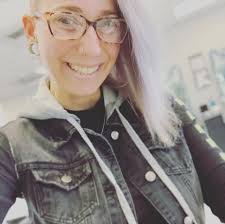 Lizze Stylist-Owner of PNW Color Collective