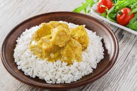 20 Plats Qui Ne Font Pas Grossir A Deguster Toute L Annee Cuisineaz Curry De Dinde Dinde Recette Curry