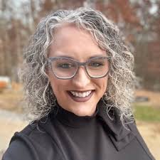 Lindsay Ingram (@Lynnzjay)