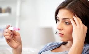 Der erste test mit einer empfindlichkeit von 10 mu/ml kann schon acht bis zwölf tage nach dem eisprung durchgeführt werden, also noch vor eintritt der periode. Schwangerschaftstest Ab Wann Ist Er Sicher Und Sinnvoll