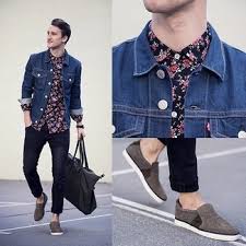 Check spelling or type a new query. Blue Floral Dress Shirt With Sneakers Outfits For Men 3 Ideas Outfits Lookastic