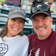 Today we are screaming HAPPY BIRTHDAY to our wonderful leader, boss, mentor  and owner of Mansion Donut Co. Brian Detwiler 🥳🥳🥳🥳 Thank you for all  you do to bring the community delicious