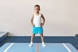 Gerakan senam irama mengikuti irama yang digunakan dan mengutamakan unsur keindahan, kehalusan, keluwesan, keharmonisan gerak, dan ketepatan gerak terhadap irama pengiring. Macam Macam Pola Gerak Dominan Dalam Senam Lantai Tanpa Alat Bertumpu Hingga Keseimbangan Semua Halaman Bobo