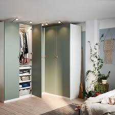 En agglo' melaminé, travailler à l'aide d'une scie à format, toupie + outil rainure, multibroches, plaqueuse de champ. Rangement Gain De Place Des Meubles D Angle Qui Optimisent L Espace Cote Maison