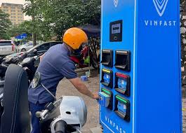 VinFast Motosiklet Alanlara Süper Haber: Batarya Derdi Bitiyor mu?