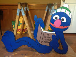 Stumped on how to decorate your christmas tree this year? Grover Christmas Yard Art Wood Yard Art Christmas Yard Decorations