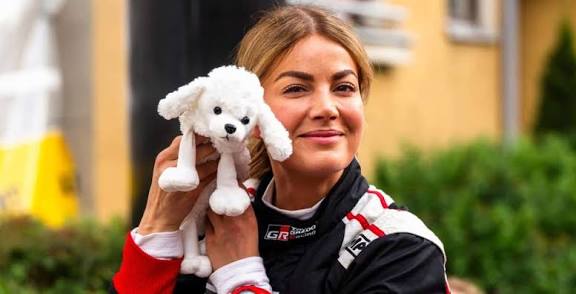 Janni Hussi murtui kyyneliin huikean rallin jälkeen: "Ollut vähän  kaikenlaista" - Rallit.fi