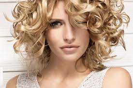 Short pixie haircuts for women are incredibly popular now and although we may have forgotten short pixie haircuts for a few years, it's time to take advantage of their incredible benefits again! Nejvice Modni Ucesy Na Kratkych Vlasech Modni Vlasove Doplnky Na Wildberiz Modni Pixie Uces Pro Kratke Vlasy