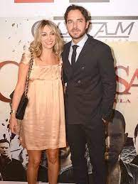 El matrimonio de valeria santos y manolo cardona en 30 fotos. Manolo Cardona And Valeria Santos Movie Premiere Famousfix