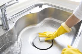 Terbuat dari bahan stainless steel membuatnya tergolong perabotan yang awet. Percantik Interior Dapur Dengan 10 Rekomendasi Tempat Cuci Piring Yang Stylish Ini 2020