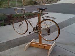 This frugal project goes together quickly and will help you to make adjustments to your bike. Diy Bike Repair Stand Wood Off 64 Www Daralnahda Com