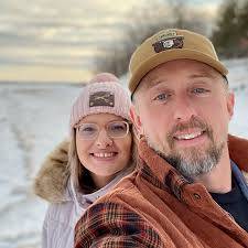 My husband and I are celebrating our 10 year wedding anniversary this year  and we randomly decided to go to Michigan! Looking to stay 5-6 days, this  spring. We're cool with not